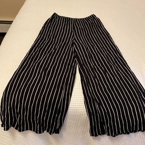 Wide leg size small pants